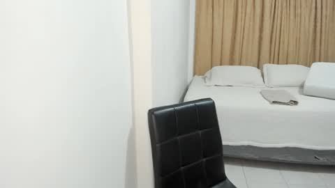 Snapshot of cute_brunett chatting on January 11, 3:02 am Sara online show from January 11, 3:02 am