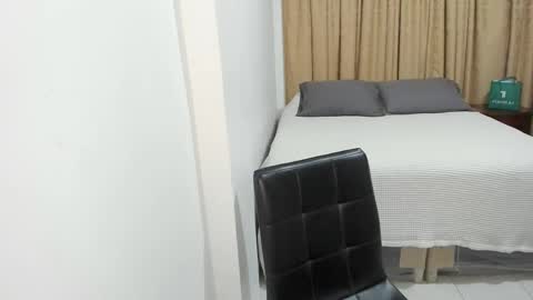 Snapshot of cute_brunett chatting on February 9, 9:16 am Sara online show from February 9, 9:16 am