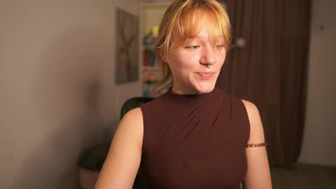 Snapshot of cute_brutality chatting on November 25, 7:36 pm Coco online show from November 25, 7:36 pm