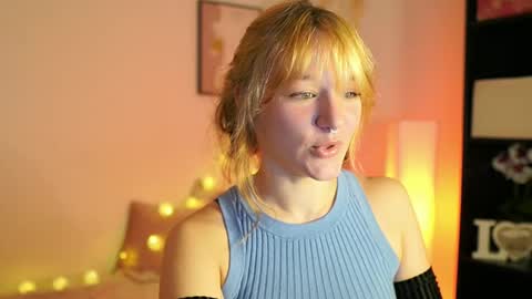 Snapshot of cute_brutality chatting on November 30, 1:15 pm Coco online show from November 30, 1:15 pm