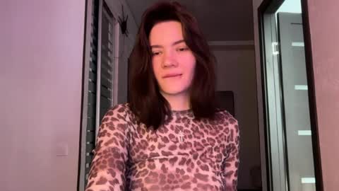 Snapshot of cute_bubbles chatting on July 31, 2:27 pm cute_bubbles online show from July 31, 2:27 pm