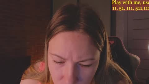 Snapshot of cute_darina chatting on December 22, 8:27 am Everyday stream in the same time online show from December 22, 8:27 am