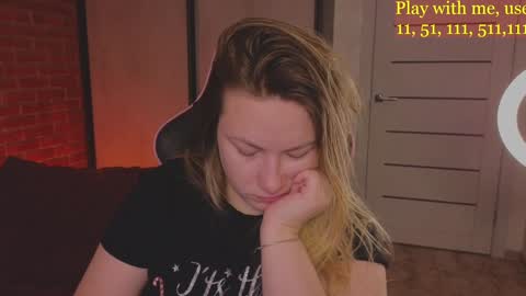 Snapshot of cute_darina chatting on January 14, 1:26 am Everyday stream in the same time online show from January 14, 1:26 am