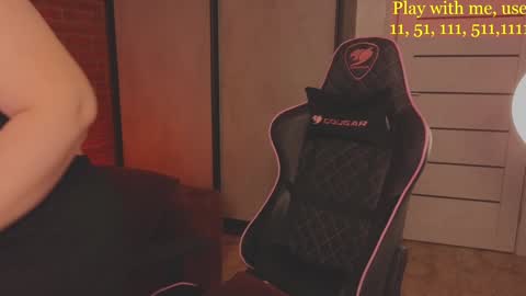 Snapshot of cute_darina chatting on February 2, 1:23 am Everyday stream in the same time online show from February 2, 1:23 am