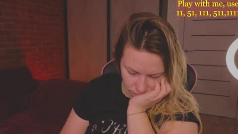 Snapshot of cute_darina chatting on February 6, 1:38 am Everyday stream in the same time online show from February 6, 1:38 am