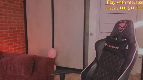 Snapshot of cute_darina chatting on February 28, 1:37 am Everyday stream in the same time online show from February 28, 1:37 am