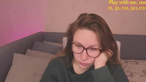 Snapshot of cute_darina chatting on November 12, 5:19 am Everyday stream in the same time online show from November 12, 5:19 am