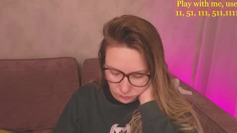 Snapshot of cute_darina chatting on November 23, 5:40 am Everyday stream in the same time online show from November 23, 5:40 am