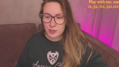 Snapshot of cute_darina chatting on December 5, 5:27 am Everyday stream in the same time online show from December 5, 5:27 am