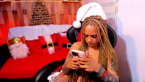    Independent Model online show from December 14, 1:17 am