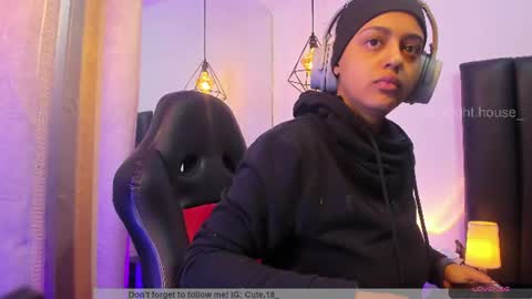 Snapshot of cute_elii chatting on June 9, 1:01 pm Independent Model online show from June 9, 1:01 pm