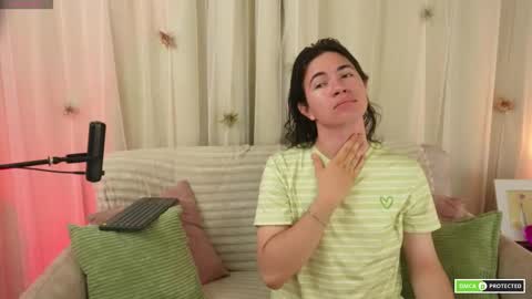 Snapshot of cute_erelis chatting on January 13, 12:16 am You Erelis online show from January 13, 12:16 am