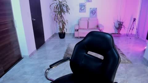 Snapshot of cute_fox_1 chatting on June 22, 1:08 pm Bella Fox online show from June 22, 1:08 pm