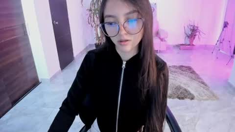 Snapshot of cute_fox_1 chatting on July 13, 1:47 pm Bella Fox online show from July 13, 1:47 pm