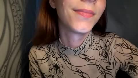 cute_foxis online show from June 15, 8:22 pm