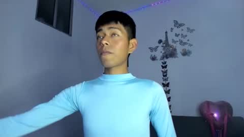 Snapshot of cute_horny_friends chatting on April 12, 9:31 pm AnderSamu online show from April 12, 9:31 pm