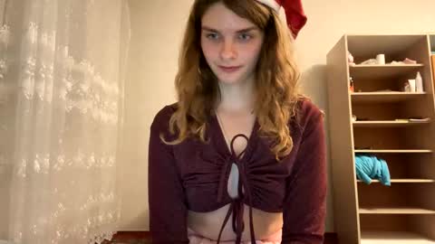 cute_kitte online show from December 28, 10:34 pm