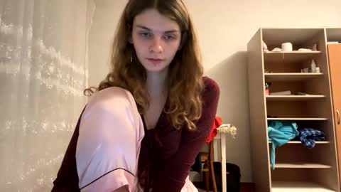 cute_kitte online show from January 12, 4:00 am