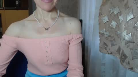 cute_lion_ online show from February 1, 9:54 am