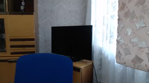 cute_lion_ online show from February 9, 8:33 am