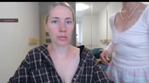 cute_lion_ online show from October 15, 2:39 pm