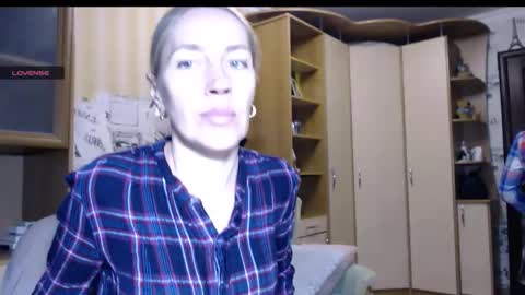 cute_lion_ online show from October 24, 12:34 pm