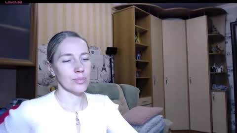 cute_lion_ online show from November 28, 5:48 pm