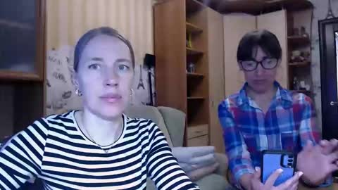 cute_lion_ online show from April 14, 11:05 am