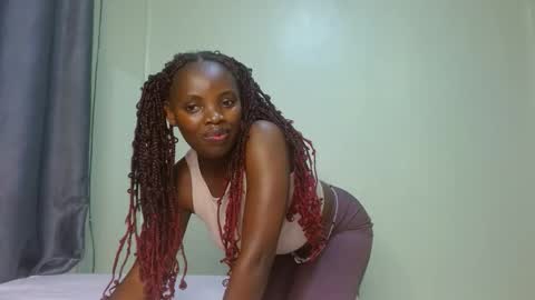 cute_lorna online show from April 13, 10:10 am