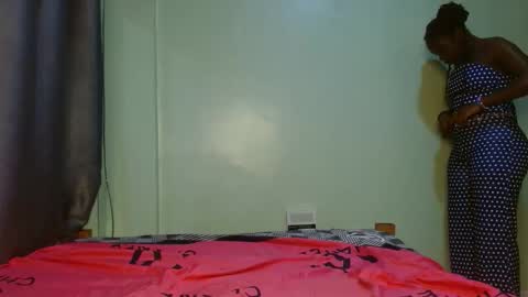 cute_lorna online show from April 20, 3:15 pm