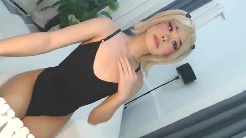 Snapshot of cute_maloi chatting on June 5, 1:06 pm Jane online show from June 5, 1:06 pm