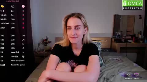 Snapshot of cute_milana chatting on July 22, 8:28 am Milana online show from July 22, 8:28 am