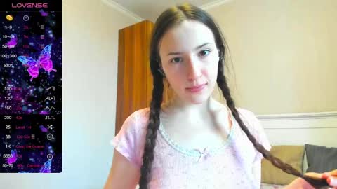 cute_nana2 online show from April 20, 12:02 am