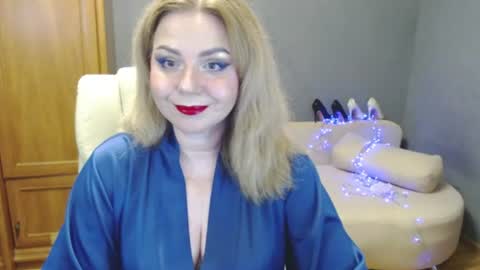 Snapshot of cute_phoenix chatting on August 2, 7:12 pm cute_phoenix online show from August 2, 7:12 pm