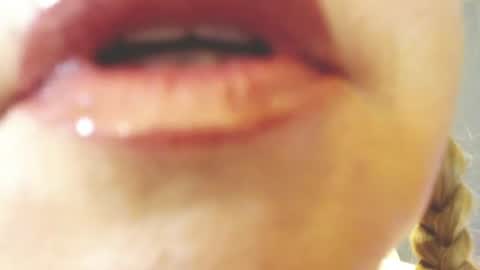 Snapshot of cute_phoenix chatting on August 6, 2:52 pm cute_phoenix online show from August 6, 2:52 pm