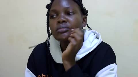 cute_roxie online show from December 6, 5:00 pm