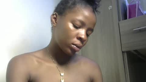 Snapshot of cute_sexy3 chatting on February 13, 9:17 pm SHARON online show from February 13, 9:17 pm