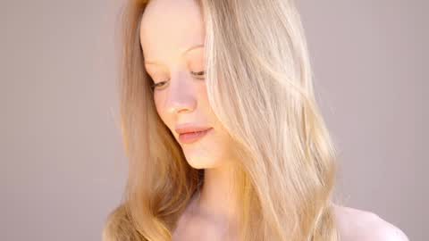  Hey im Kristina Thank you for your support  online show from December 3, 10:17 am