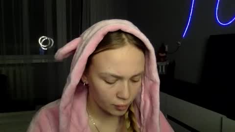 cute_shy06 online show from January 6, 7:06 pm