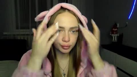 cute_shy06 online show from January 7, 7:05 pm