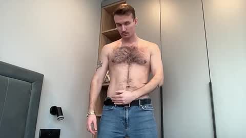 cute_skywalker online show from December 14, 10:31 am