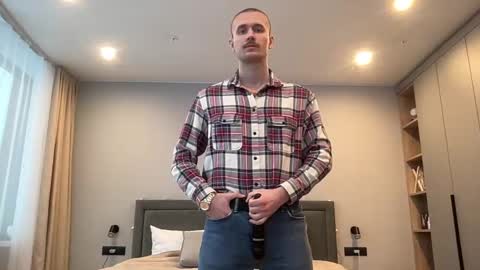 cute_skywalker online show from December 23, 7:39 am