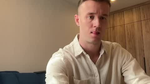 cute_skywalker online show from April 22, 7:44 am