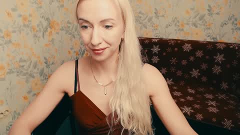 cute_smile_shy online show from December 5, 11:40 pm