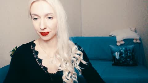 cute_smile_shy online show from December 26, 8:11 pm