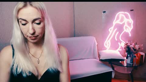 cute_smile_shy online show from October 9, 7:01 pm