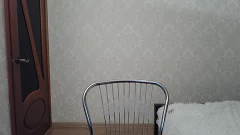 Snapshot of cute_strawberry_ chatting on December 6, 6:17 pm cute_strawberry_ online show from December 6, 6:17 pm