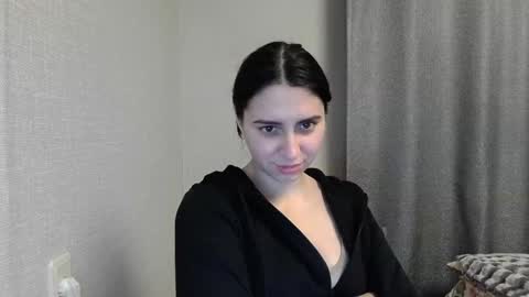 Snapshot of cute_strawberry_ chatting on December 28, 7:33 pm cute_strawberry_ online show from December 28, 7:33 pm