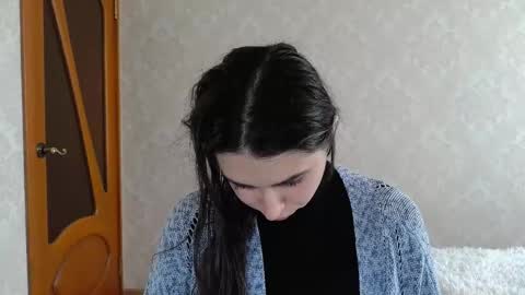 Snapshot of cute_strawberry_ chatting on February 24, 12:05 pm cute_strawberry_ online show from February 24, 12:05 pm