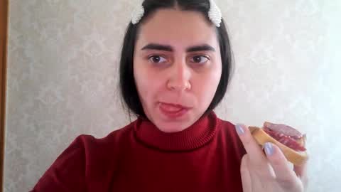 Snapshot of cute_strawberry_ chatting on October 20, 7:53 am cute_strawberry_ online show from October 20, 7:53 am